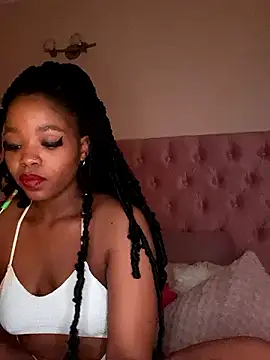 Snapshot of ItsLeyaa chatting on December 1, 5:57 pm ItsLeyaa online show from December 1, 5:57 pm