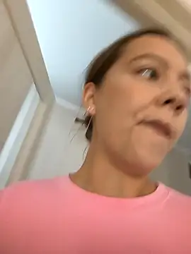 Snapshot of AliceBrayan chatting on October 1, 5:02 am AliceBrayan online show from October 1, 5:02 am