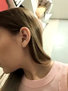 Snapshot of AliceBrayan chatting on February 6, 5:05 pm AliceBrayan online show from February 6, 5:05 pm