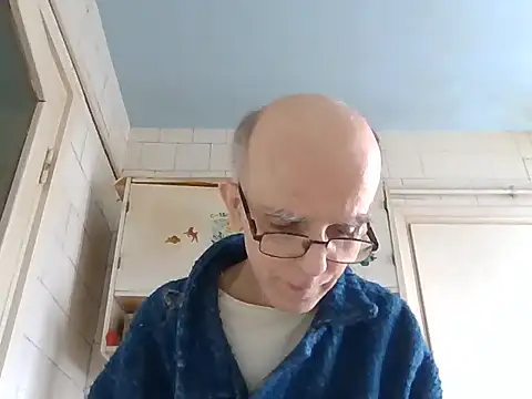 Snapshot of mariusica1@xh chatting on January 19, 10:52 am mariusica1xh online show from January 19, 10:52 am