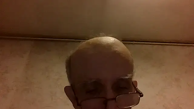 Snapshot of mariusica1@xh chatting on February 2, 11:03 pm mariusica1xh online show from February 2, 11:03 pm