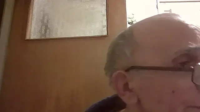 Snapshot of mariusica1@xh chatting on February 10, 11:31 pm mariusica1xh online show from February 10, 11:31 pm