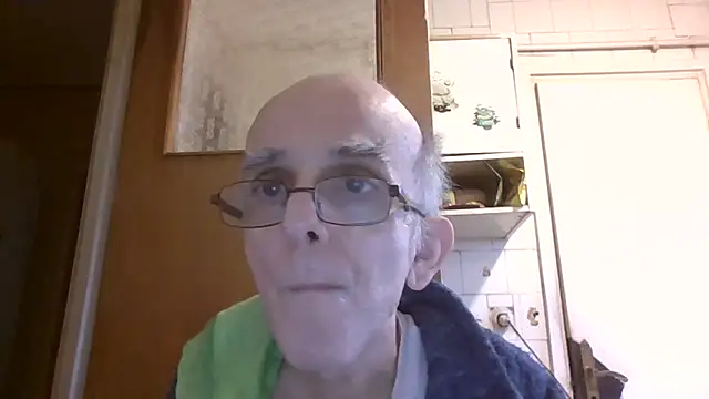 Snapshot of mariusica1@xh chatting on February 15, 1:31 pm mariusica1xh online show from February 15, 1:31 pm