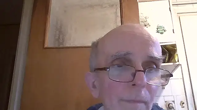 Snapshot of mariusica1@xh chatting on February 17, 1:29 pm mariusica1xh online show from February 17, 1:29 pm