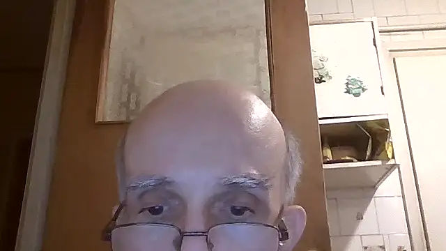 Snapshot of mariusica1@xh chatting on February 18, 1:34 am mariusica1xh online show from February 18, 1:34 am