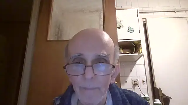 Snapshot of mariusica1@xh chatting on February 19, 1:45 am mariusica1xh online show from February 19, 1:45 am