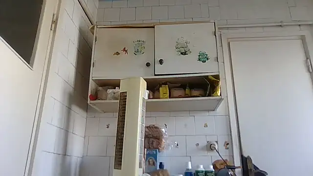 Snapshot of mariusica1@xh chatting on February 25, 7:07 am mariusica1xh online show from February 25, 7:07 am