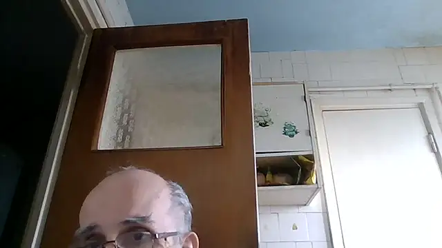 Snapshot of mariusica1@xh chatting on February 26, 2:16 pm mariusica1xh online show from February 26, 2:16 pm