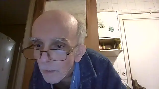 Snapshot of mariusica1@xh chatting on February 28, 12:22 am mariusica1xh online show from February 28, 12:22 am