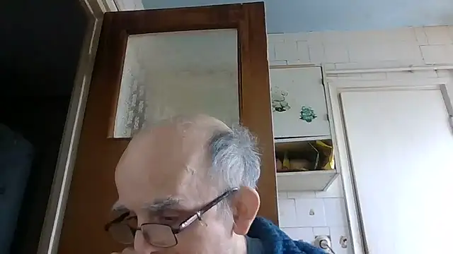 Snapshot of mariusica1@xh chatting on March 1, 12:40 pm mariusica1xh online show from March 1, 12:40 pm