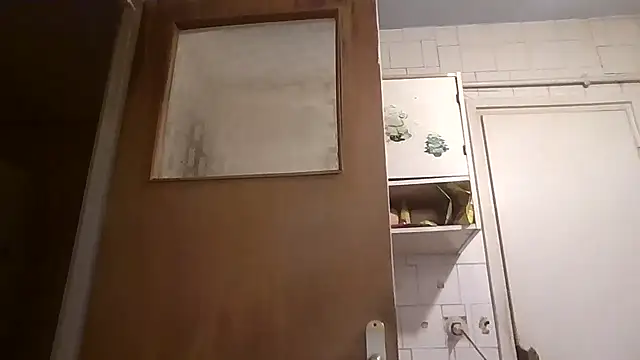 Snapshot of mariusica1@xh chatting on March 2, 12:46 am mariusica1xh online show from March 2, 12:46 am