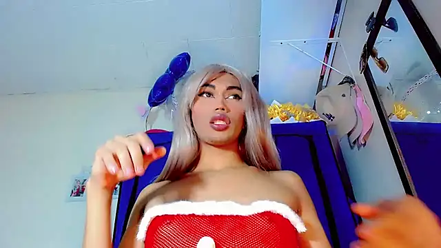 Snapshot of nicol_gill_ chatting on December 10, 2:50 pm nicol gill online show from December 10, 2:50 pm