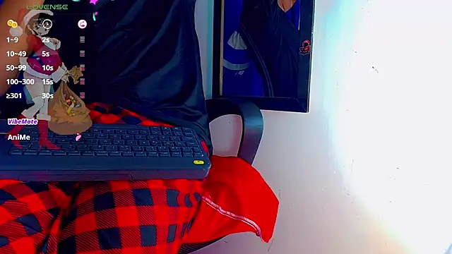 Snapshot of nicol_gill_ chatting on December 14, 5:14 pm nicol gill online show from December 14, 5:14 pm