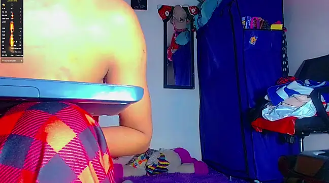 Snapshot of nicol_gill_ chatting on February 13, 11:28 am nicol gill online show from February 13, 11:28 am