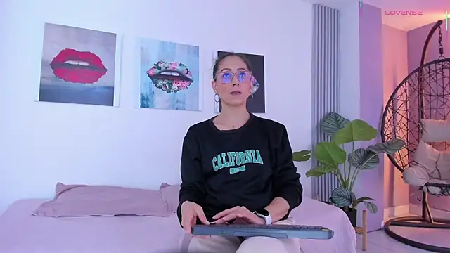 Angela donnato online show from October 11, 3:17 am