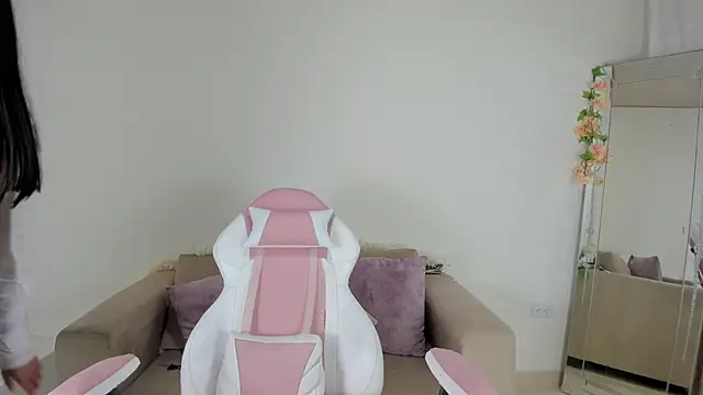 Charlotte cowell sub1  online show from December 26, 11:35 pm