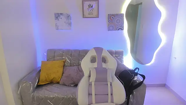 Charlotte cowell sub1  online show from October 8, 3:31 pm