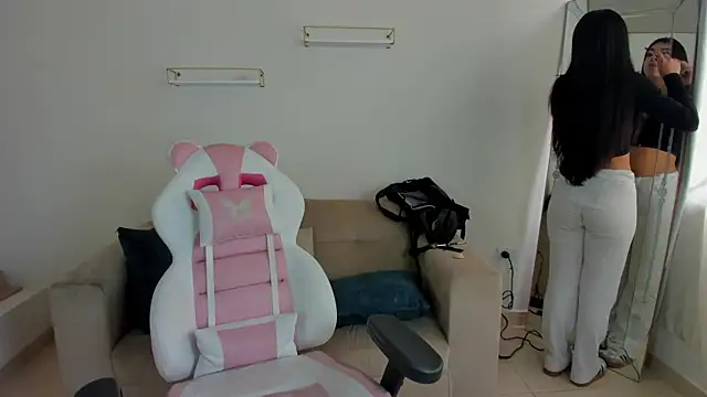 Charlotte cowell sub1  online show from October 28, 3:36 pm