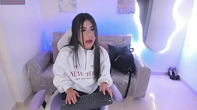 Charlotte cowell sub1  online show from December 1, 6:02 pm