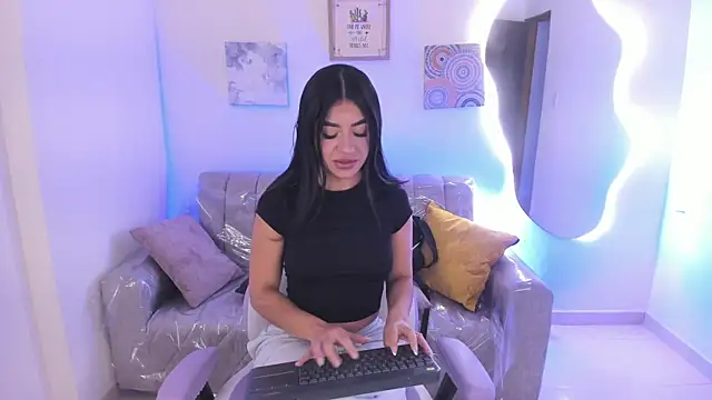 Charlotte cowell sub1  online show from January 8, 5:37 pm