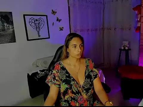 mykaelahoney online show from February 20, 4:09 am