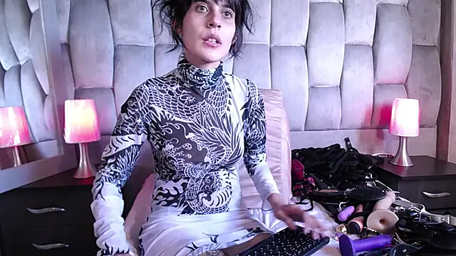 bellatrix25 online show from January 18, 8:30 pm