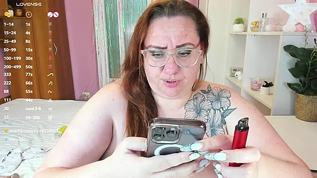 Snapshot of lovely_adelle chatting on December 4, 10:46 am lovely adelle online show from December 4, 10:46 am