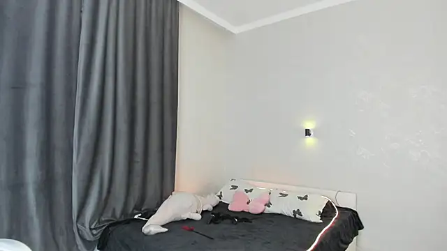 RileyMee online show from March 6, 12:43 am