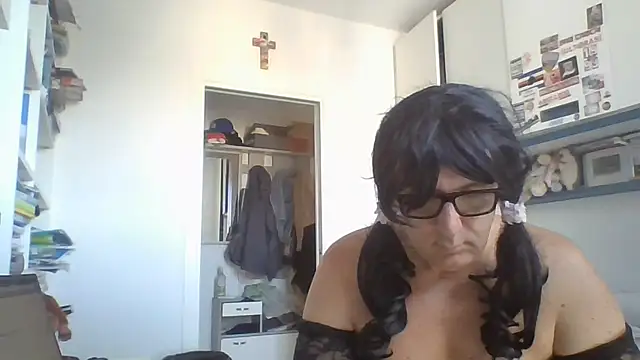 brindisiroby online show from June 23, 7:39 am