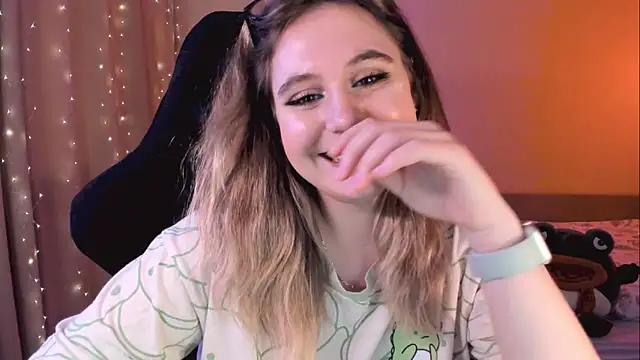 Diana Flower online show from February 18, 1:22 pm