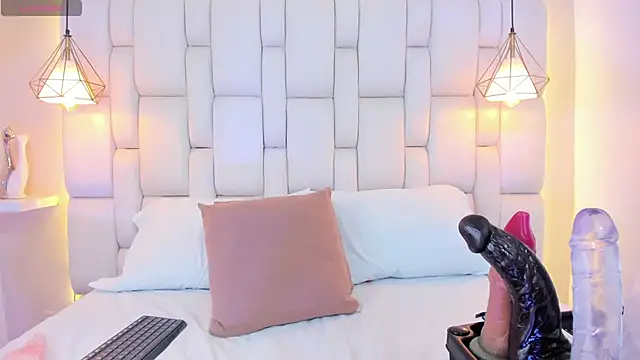 Snapshot of AslyGomez chatting on January 20, 2:36 pm AslyGomez online show from January 20, 2:36 pm