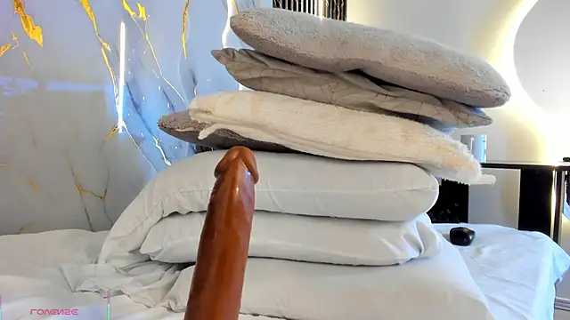 ebony hot1 online show from March 8, 2:04 am