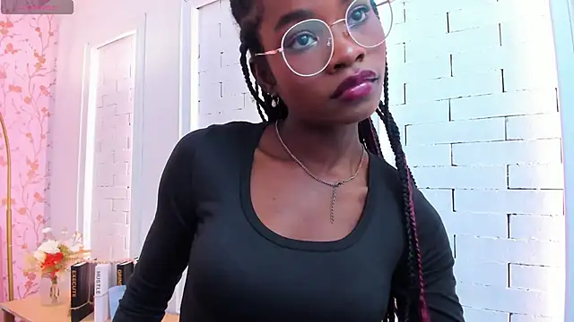 amber-hill online show from February 13, 7:10 pm