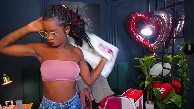 amber-hill online show from February 20, 12:04 pm