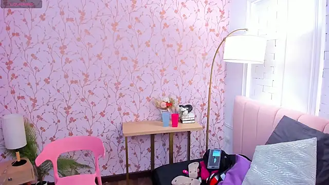 amber-hill online show from September 27, 6:57 pm