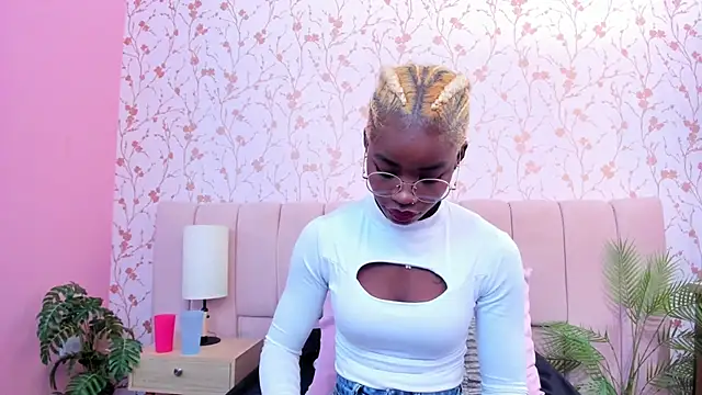 amber-hill online show from December 2, 7:09 pm