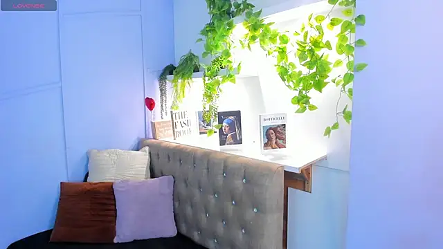 amber-hill online show from June 30, 12:06 pm
