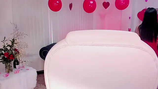 Snapshot of naomii_campbell_ chatting on February 14, 12:57 pm naomii campbell online show from February 14, 12:57 pm