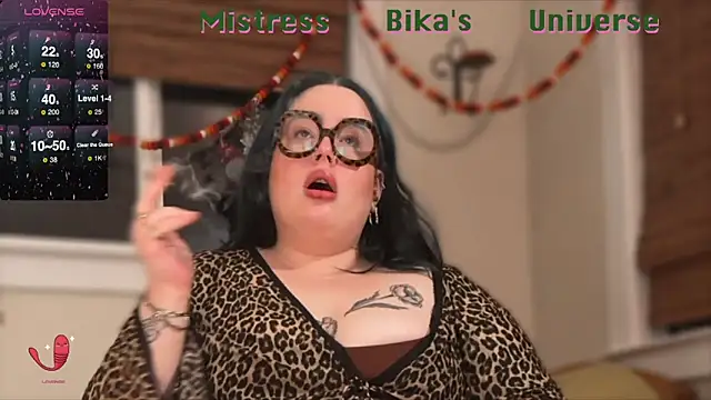 Snapshot of MissBika chatting on February 15, 6:33 am MissBika online show from February 15, 6:33 am