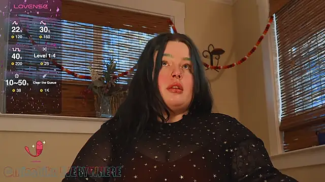 Snapshot of MissBika chatting on March 11, 10:42 pm MissBika online show from March 11, 10:42 pm