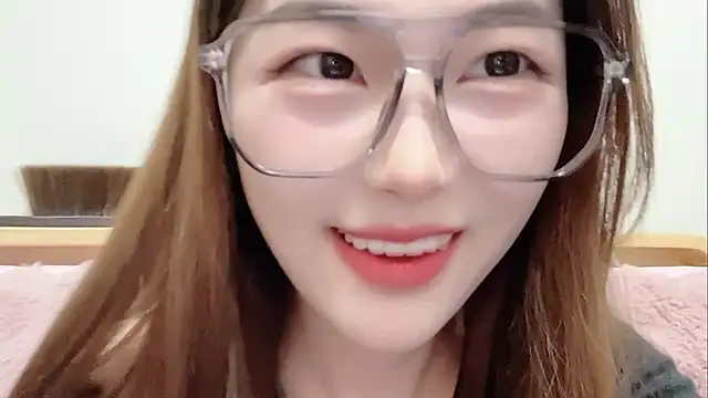 Snapshot of Sweet-Angel999 chatting on February 23, 3:31 pm Sweet-Angel999 online show from February 23, 3:31 pm