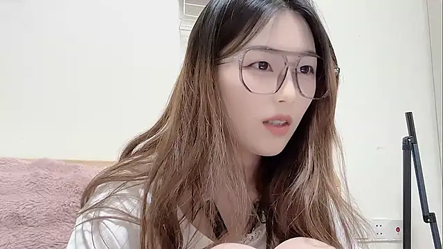 Snapshot of Sweet-Angel999 chatting on February 27, 3:56 pm Sweet-Angel999 online show from February 27, 3:56 pm