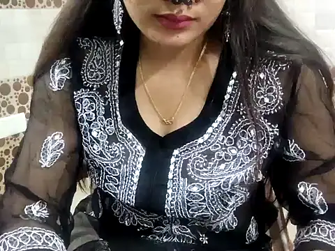 Snapshot of Aarvi_Arora chatting on December 5, 2:11 pm Aarvi Arora online show from December 5, 2:11 pm