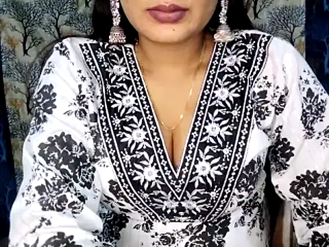 Snapshot of Aarvi_Arora chatting on December 19, 11:17 am Aarvi Arora online show from December 19, 11:17 am