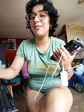 Snapshot of Im_Alma_ chatting on January 21, 4:37 pm Im Alma online show from January 21, 4:37 pm