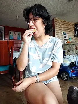 Snapshot of Im_Alma_ chatting on January 23, 1:35 pm Im Alma online show from January 23, 1:35 pm