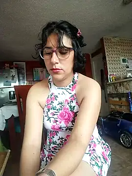 Snapshot of Im_Alma_ chatting on February 18, 12:39 pm Im Alma online show from February 18, 12:39 pm