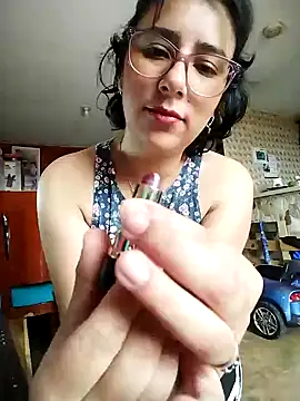 Snapshot of Im_Alma_ chatting on February 20, 12:47 pm Im Alma online show from February 20, 12:47 pm