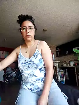 Snapshot of Im_Alma_ chatting on February 10, 2:21 pm Im Alma online show from February 10, 2:21 pm