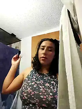 Snapshot of Im_Alma_ chatting on February 16, 1:07 pm Im Alma online show from February 16, 1:07 pm